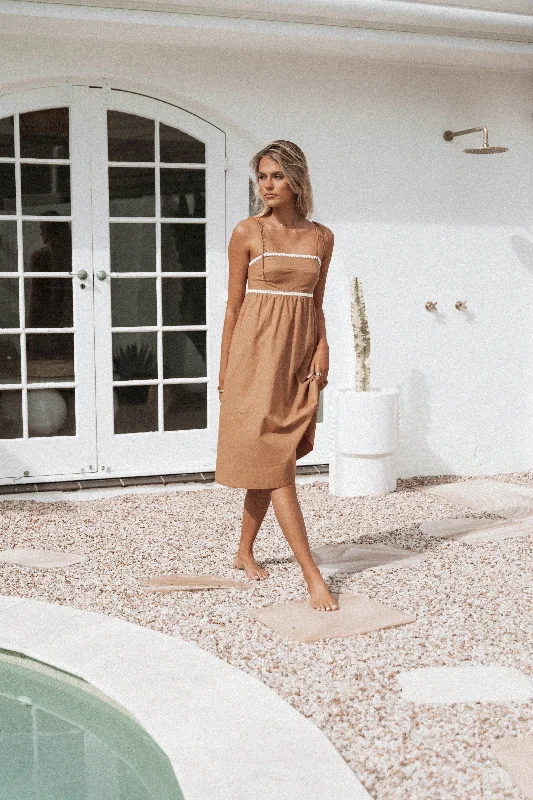 Women's Plus-Size Garments Fresh Styles, Fresh Deals Lino Contrast Trim Midi Dress - Tan White Women's Plus-Size Garments Fresh Styles, Fresh Deals Lino Contrast Trim Midi Dress - Tan White