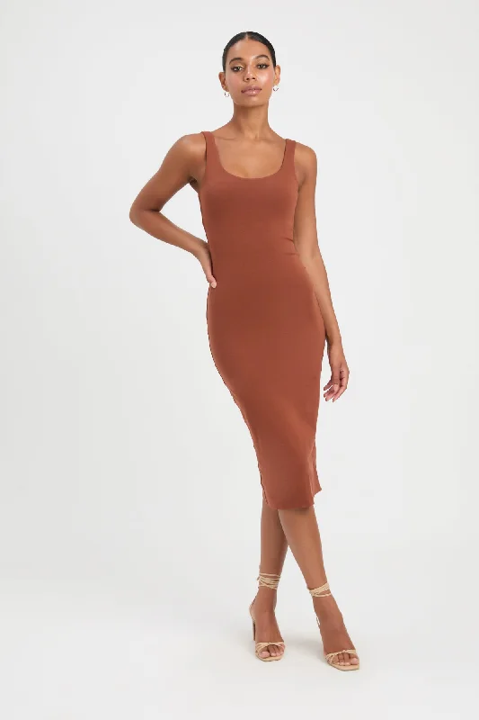 Women's Clothing With Trendy Designs Elegant Contour Larissa Midi Dress