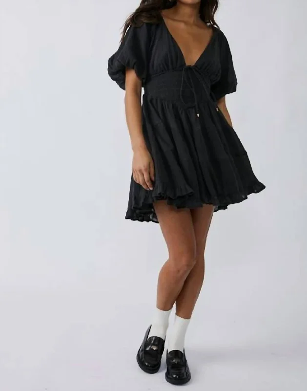 Women's Casual Wear Outfit Trendy Women’S Wear Perfect Day Mini Dress In Black