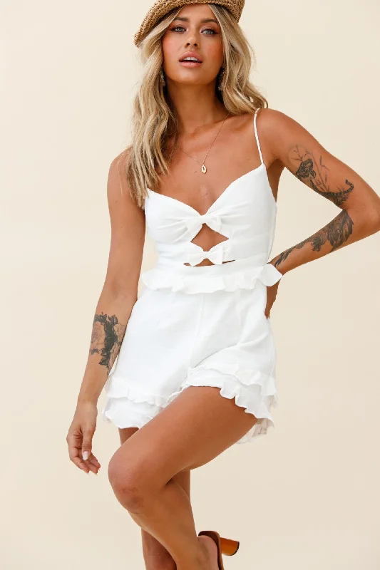 Women's Holiday Clothing Minimalist Elegant Sweet Dreams Bow Detail Frill Romper White Women's Holiday Clothing Minimalist Elegant Sweet Dreams Bow Detail Frill Romper White
