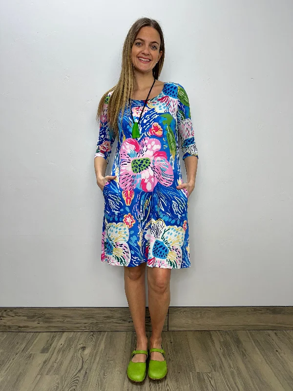 Women's Athletic Garments Graceful Drape Pink and Purple Floral Pattern Scoop Neck 3/4 Sleeve Dress Women's Athletic Garments Graceful Drape Pink and Purple Floral Pattern Scoop Neck 3/4 Sleeve Dress