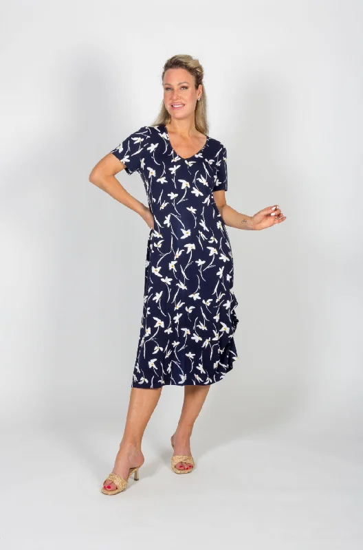 Stylish Women's Garments For Holidays Classic Timeless Elegant Style Navy Floral Short Sleeve Dress Stylish Women's Garments For Holidays Classic Timeless Elegant Style Navy Floral Short Sleeve Dress
