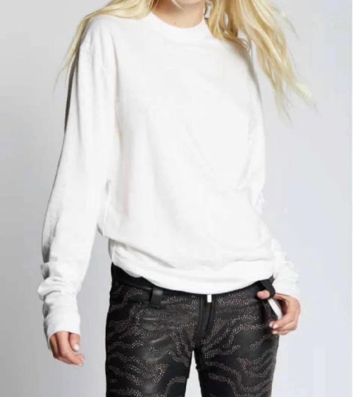 Women's Everyday Clothes Chic Trends For The Fashion Savvy Fitted Sweatshirt In White Women's Everyday Clothes Chic Trends For The Fashion Savvy Fitted Sweatshirt In White