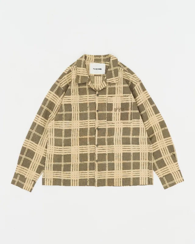 Casual Apparel For Women Fashion-Forward Greetings Shirt LS - Olive Resist Check