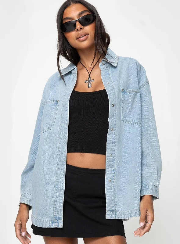 Women's Plus-Size Garments Fashion Forward Femme Tenysi Oversized Denim Shacket Light Wash Women's Plus-Size Garments Fashion Forward Femme Tenysi Oversized Denim Shacket Light Wash