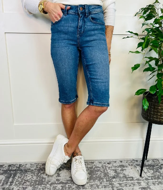 Women's Stylish Vacation Attire Stylish Spring Fashion Mid Denim Knee Length Shorts